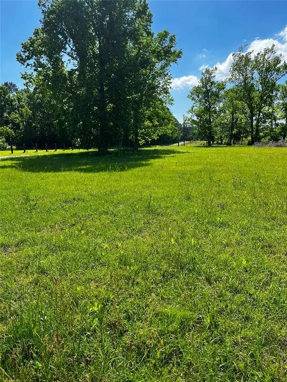 205 County Road 2271, Cleveland, TX 77327