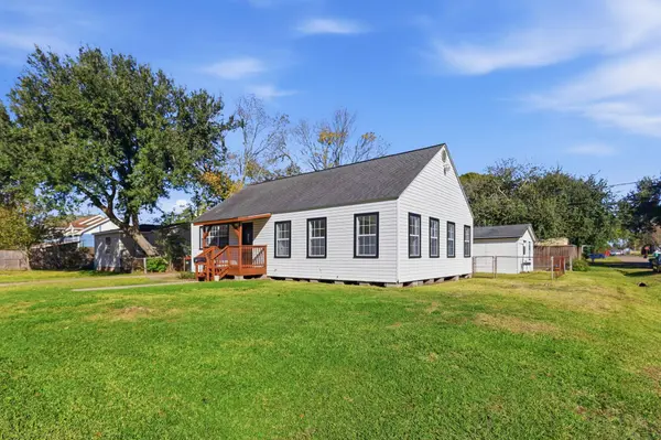 510 E Republic AVE, Baytown, TX 77520