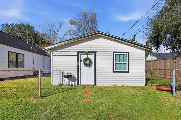 510 E Republic AVE, Baytown, TX 77520