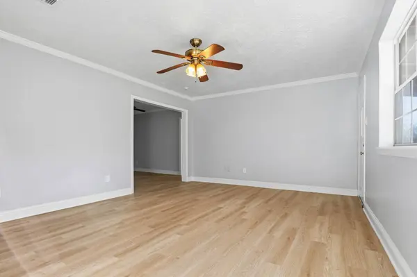510 E Republic AVE, Baytown, TX 77520