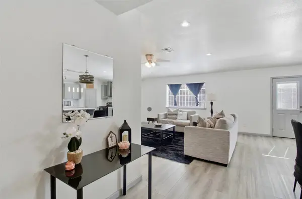 12410 Drifting Winds DR, Houston, TX 77044