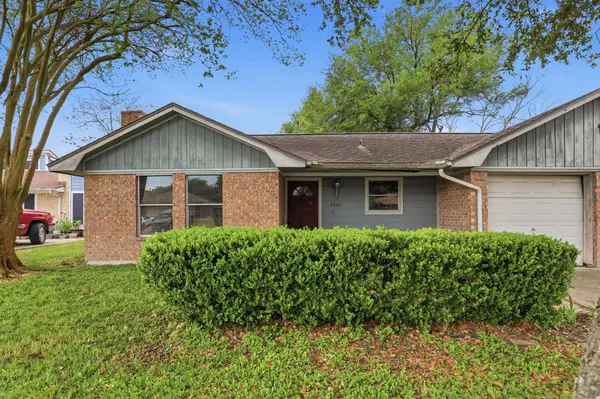 4002 Montego DR, Baytown, TX 77521