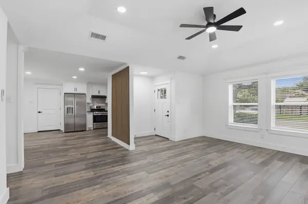 4002 Montego DR, Baytown, TX 77521
