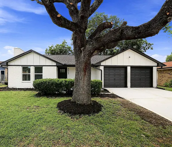 4002 Montego DR, Baytown, TX 77521