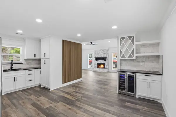 4002 Montego DR, Baytown, TX 77521