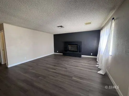 625 Lakeview CT, Ridgecrest, CA 93555