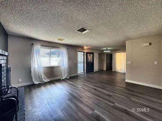 625 Lakeview CT, Ridgecrest, CA 93555