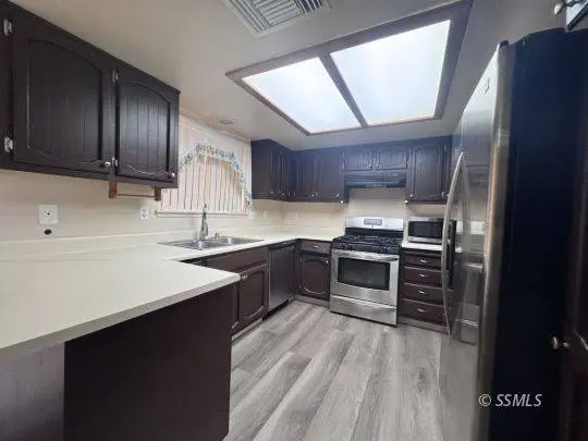 625 Lakeview CT, Ridgecrest, CA 93555