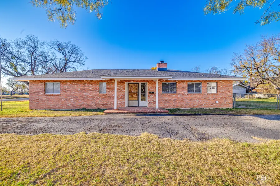 1609 Turtle Dr, San Angelo, TX 76904-7708