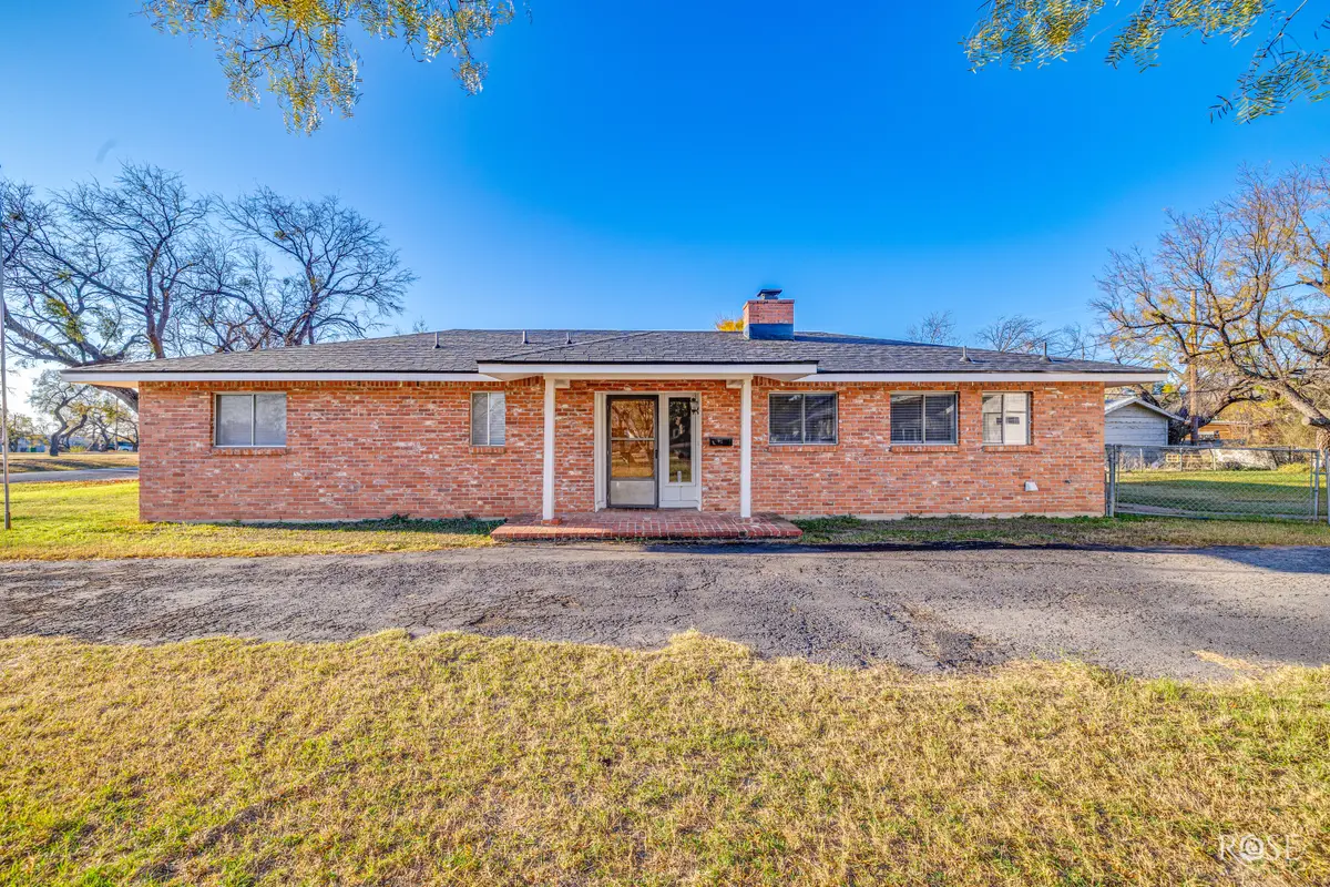 1609 Turtle Dr, San Angelo, TX 76904-7708