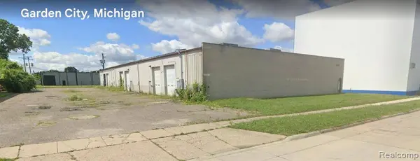 32841 PARKLANE Street, Garden City, MI 48135