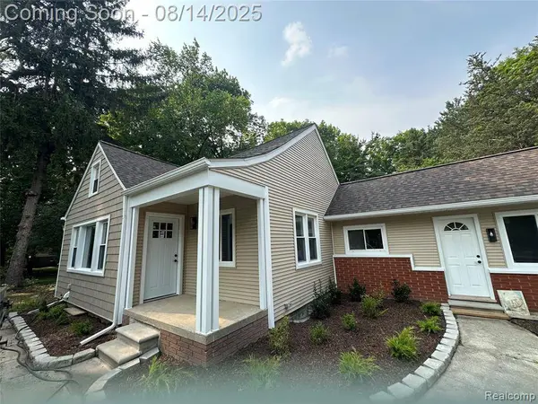 24220 Simmons Avenue, Southfield, MI 48033