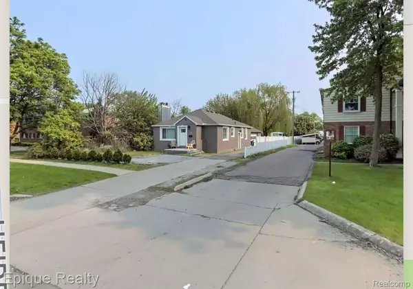 659 W Maple RD, Clawson, MI 48017