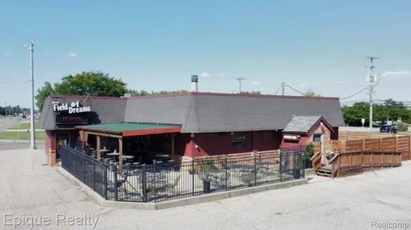 1090 Rochester RD