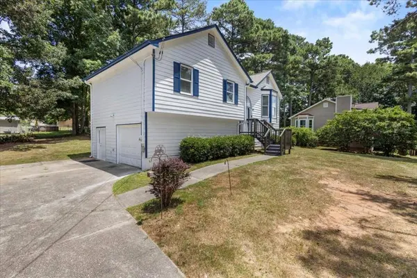 624 Silverthorne CIR, Douglasville, GA 30134