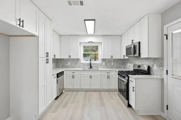 210 Rosewood DR, Fayetteville, DC 20214