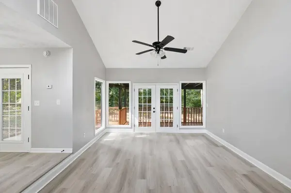 210 Rosewood DR, Fayetteville, DC 20214