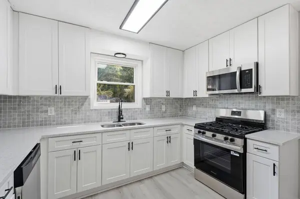 210 Rosewood DR, Fayetteville, DC 20214