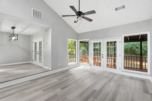 210 Rosewood DR, Fayetteville, DC 20214