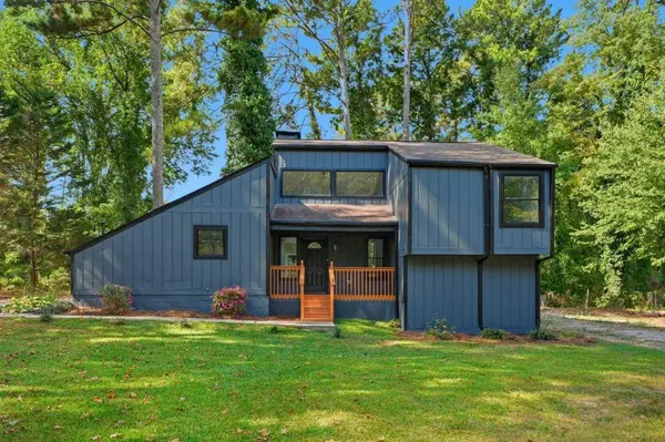 210 Rosewood DR, Fayetteville, DC 20214