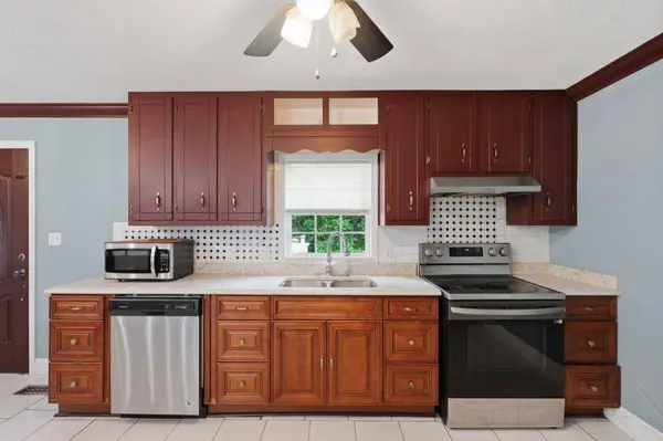 420 Henson CIR, Carrollton, GA 30117