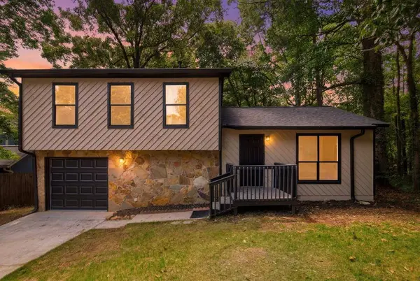 600 Maple DR, Stone Mountain, GA 30083