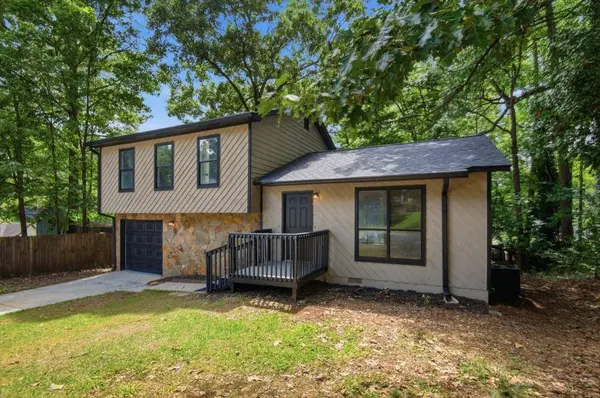 600 Maple DR, Stone Mountain, GA 30083