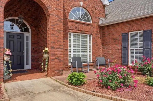 812 N Bay Overlook, Villa Rica, GA 30180