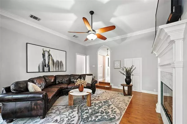 817 Nueces Trail, Midlothian, TX 76065