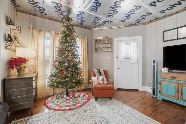 421 S McAmis Street, Breckenridge, TX 76424