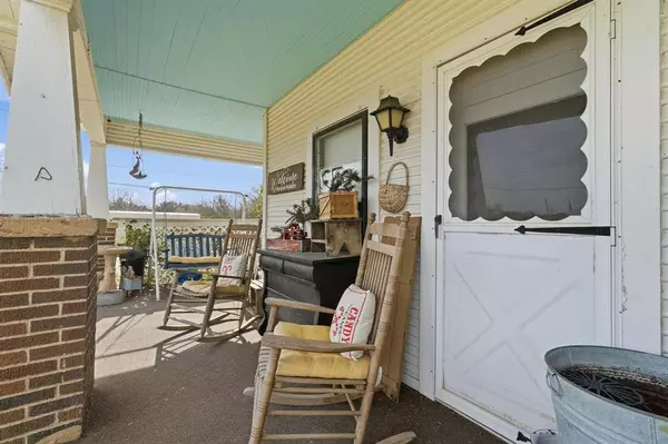 421 S McAmis Street, Breckenridge, TX 76424