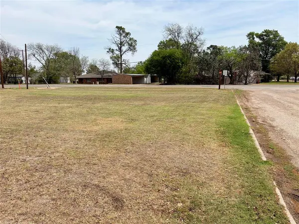 1419 Landon Street, Stamford, TX 79553