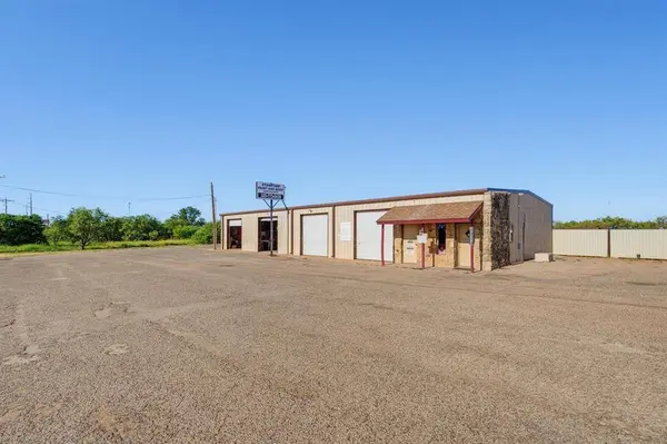 1805 N Swenson Street, Stamford, TX 79553