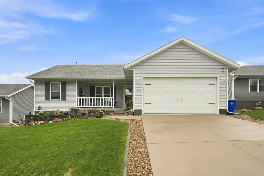 6613 Ohio St SW, Cedar Rapids, IA 52404-5440