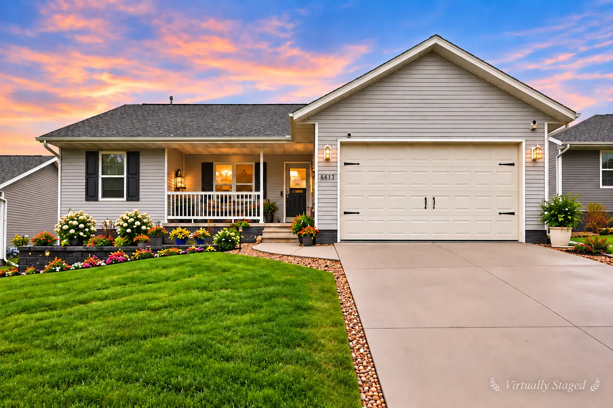 6613 Ohio St SW, Cedar Rapids, IA 52404-5440