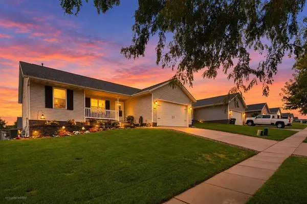 6613 Ohio St SW, Cedar Rapids, IA 52404-5440