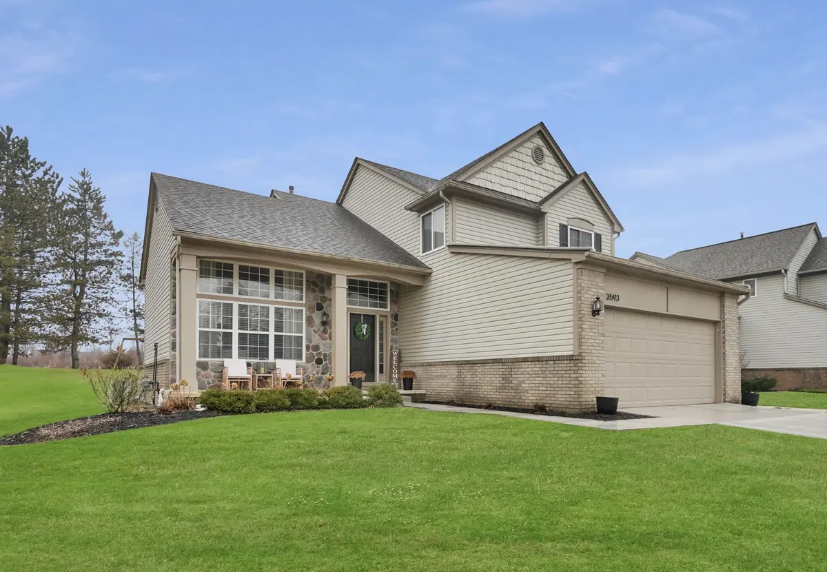 3593 Normandy Dr, Rochester, MI 48306-4741