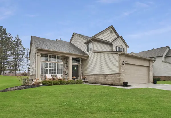 3593 Normandy Dr, Rochester, MI 48306-4741