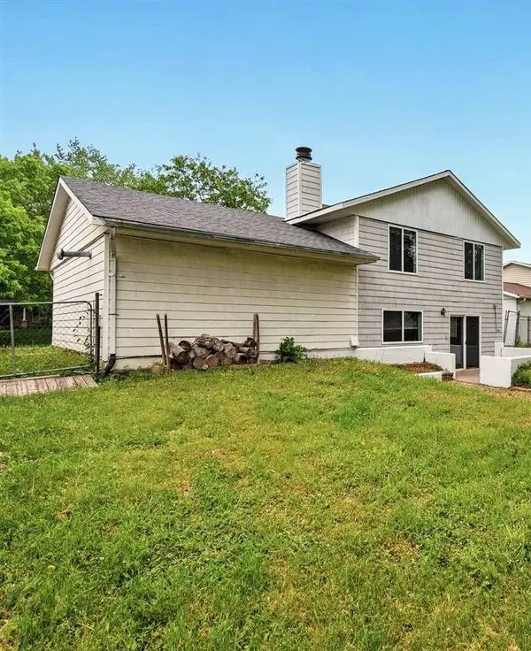 3339 Lower West Branch Rd, Iowa City, IA 52245