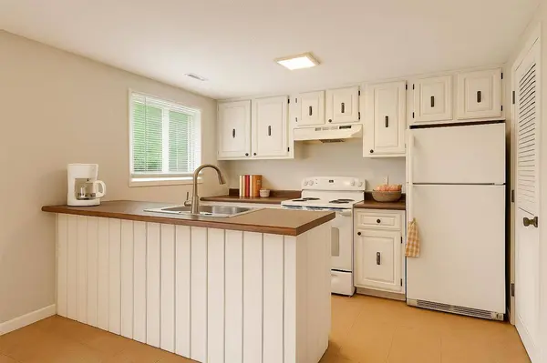 3339 Lower West Branch Rd, Iowa City, IA 52245