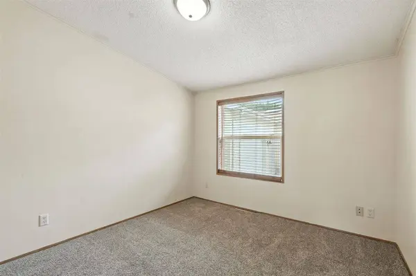 134 Paddock Cir, Iowa City, IA 52240