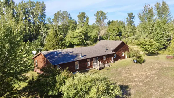 78667 40th Avenue, Covert, MI 49043