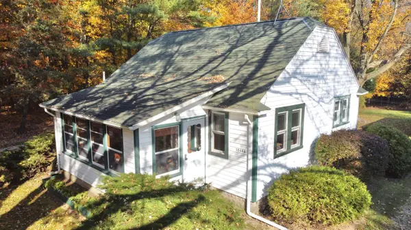 10446 N 42nd Street, Hickory Corners, MI 49060
