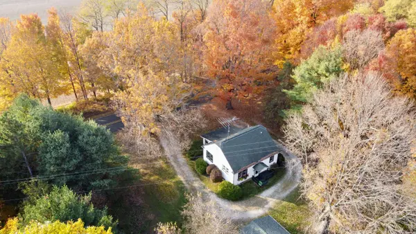 10446 N 42nd Street, Hickory Corners, MI 49060