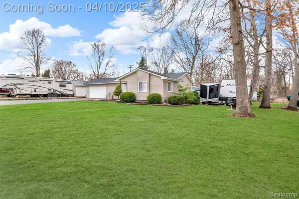 335 DELAWARE Road, Northfield Twp, MI 48189