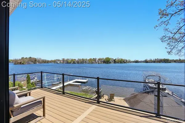 807 PINE TREE Road W, Orion Twp, MI 48362