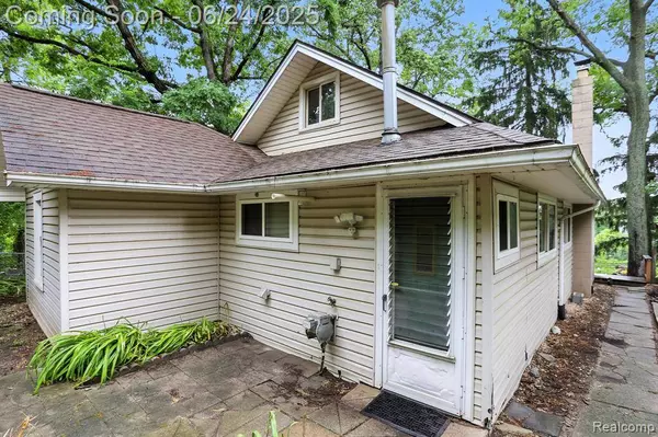 481 Heights Road, Lake Orion Vlg, MI 48362