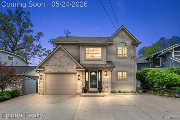 36 Highland AVE, Lake Orion Village, MI 48362