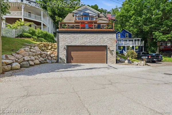 114 Bellevue AVE, Lake Orion Village, MI 48362