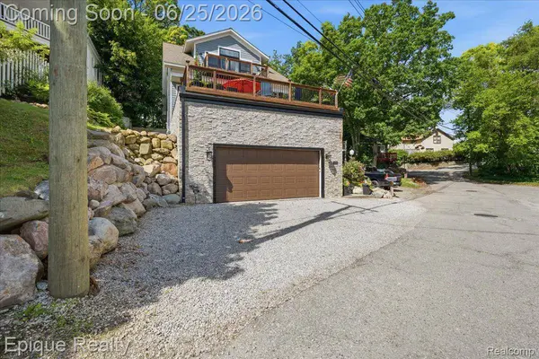 114 Bellevue AVE, Lake Orion Village, MI 48362